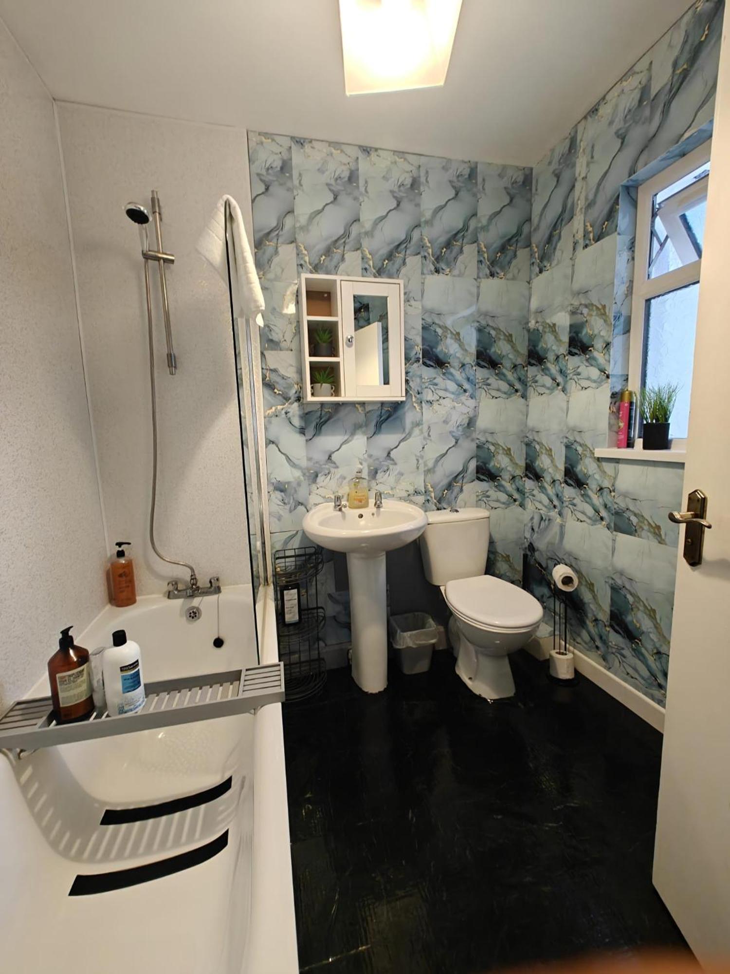 2br Fortuna Meadow * Belfast